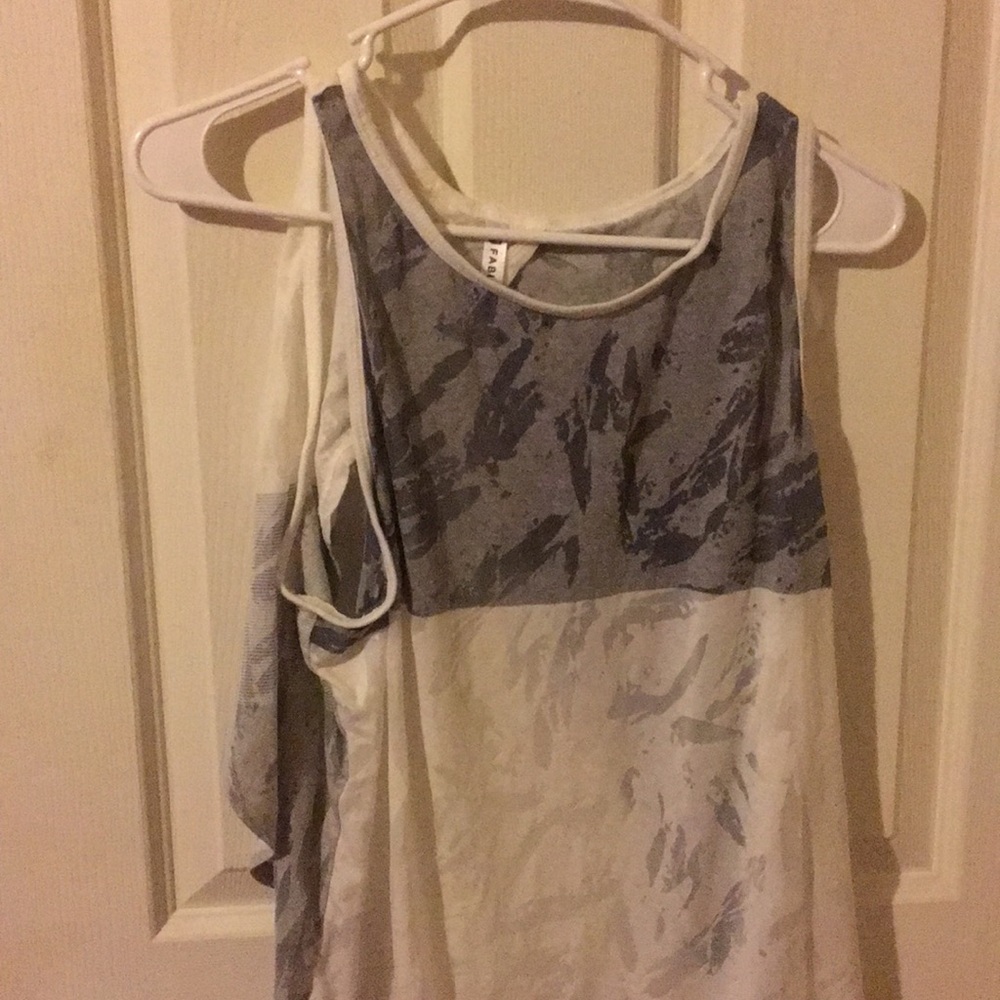 Athletic shirt